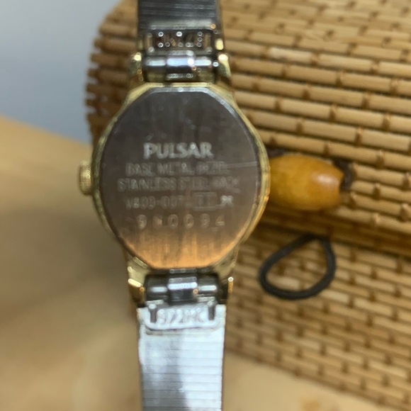 Vintage 1956 Bulova Women's Gold-Tone Watch and a gold Pulsar watch. 2 watches - Picture 11 of 13